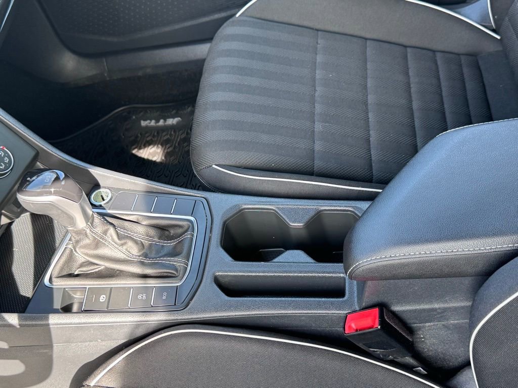 Used 2023 Volkswagen Jetta Sport image 16