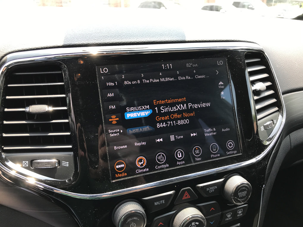 Used 2020 Jeep Grand Cherokee Laredo w/ Laredo X Package AWD/4WD image 18