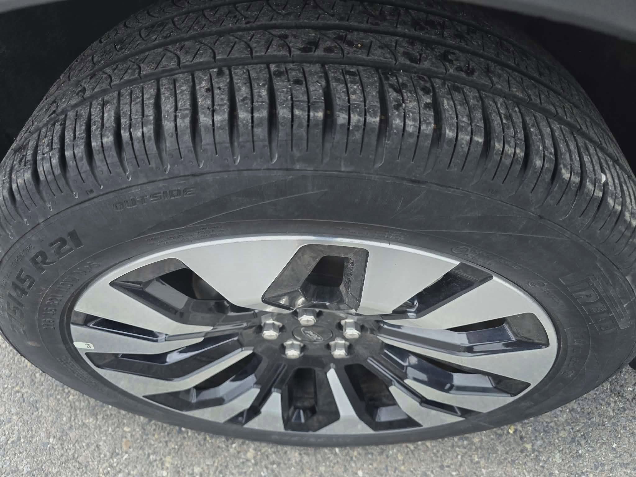 Certified 2025 Ford Explorer Platinum w/ LUX Leather Package image 9