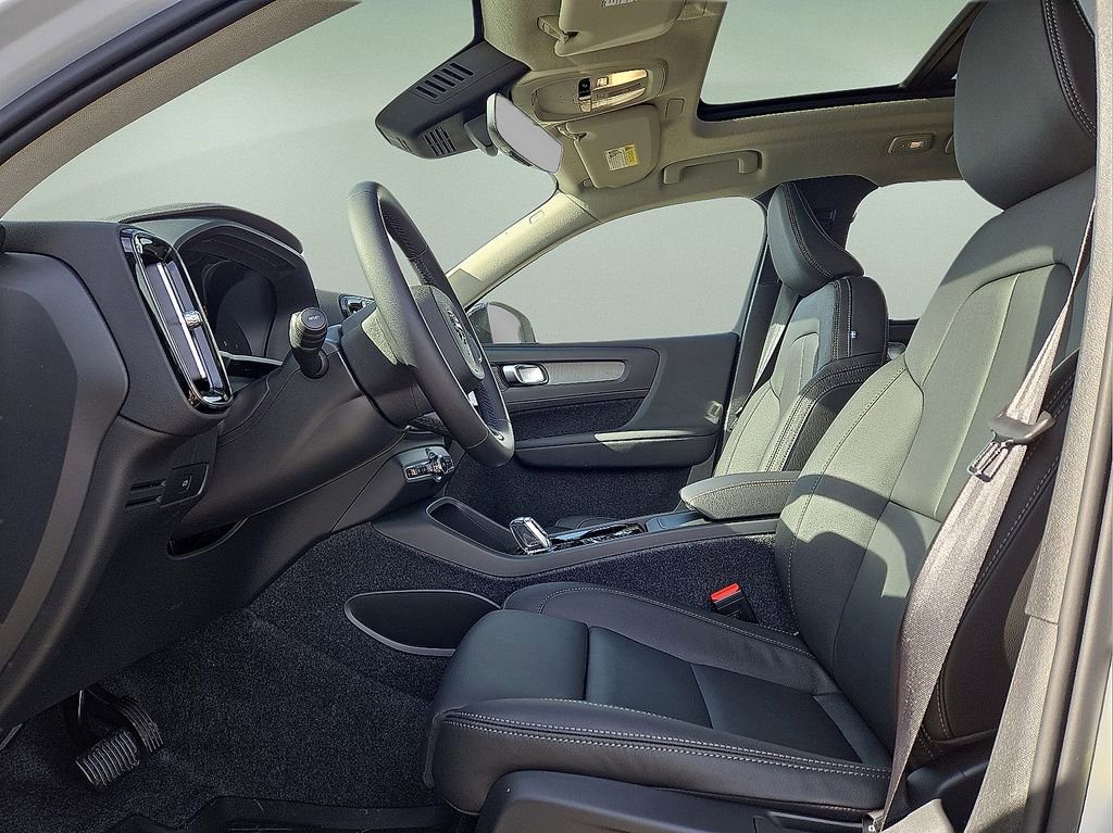 New 2026 Volvo XC40 B5 Ultra w/ Protection Package Premier AWD/4WD image 23