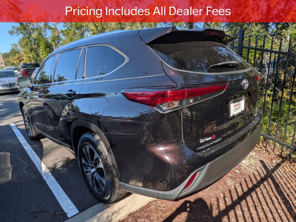 Used 2021 Toyota Highlander XLE FWD image 5