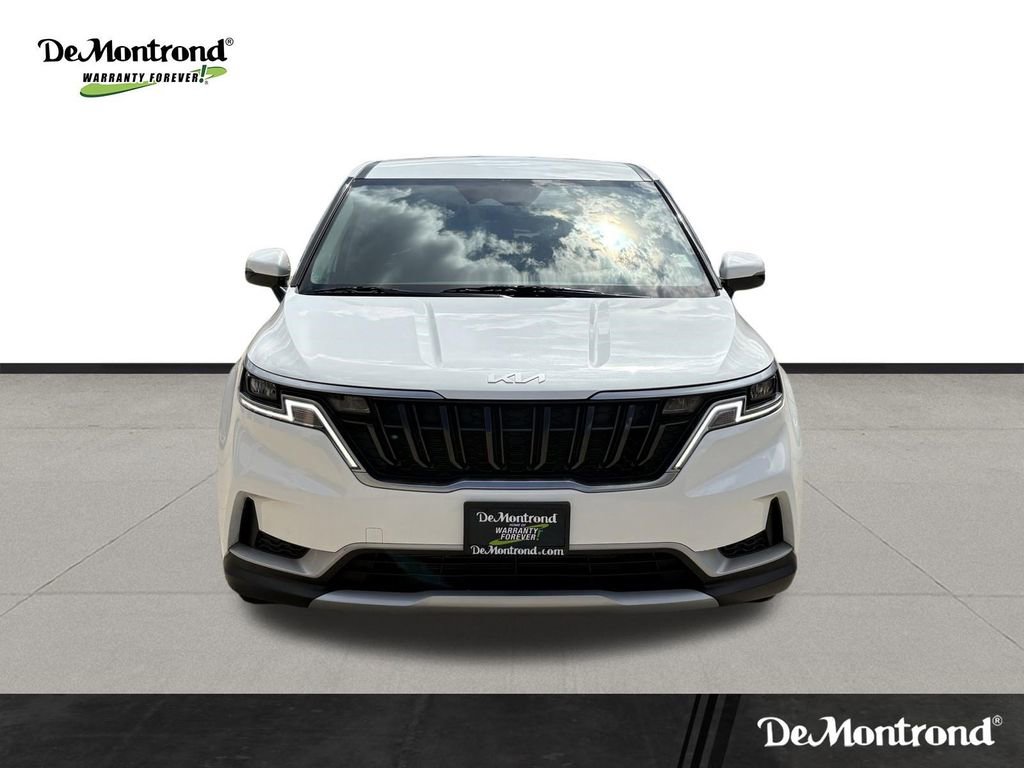 Used 2024 Kia Carnival LX image 2