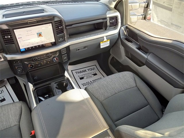 New 2025 Ford F350 XLT w/ Black Appearance Package image 11