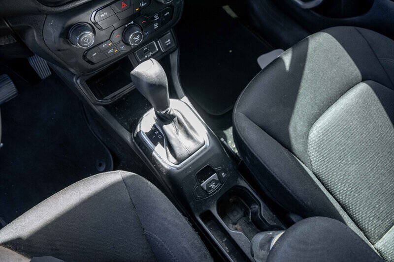 Used 2021 Jeep Renegade Sport FWD image 14