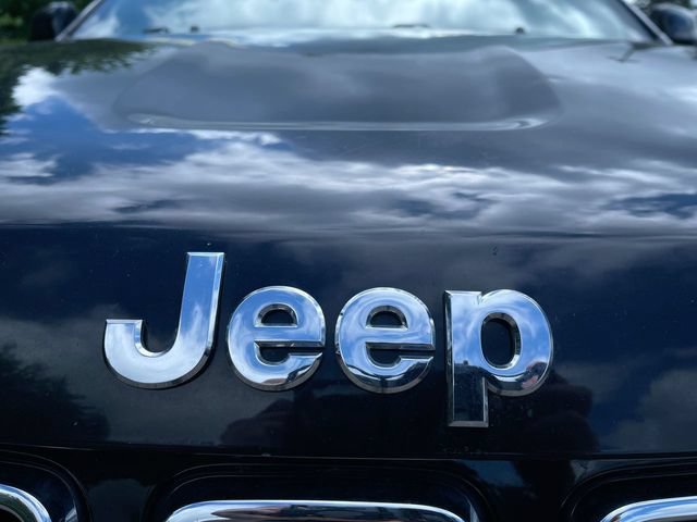 Used 2020 Jeep Grand Cherokee Laredo w/ All-Weather Capability Group AWD/4WD image 31