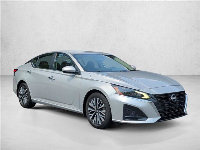 Used 2024 Nissan Altima 2.5 SV w/ SV Premium Package FWD video 3
