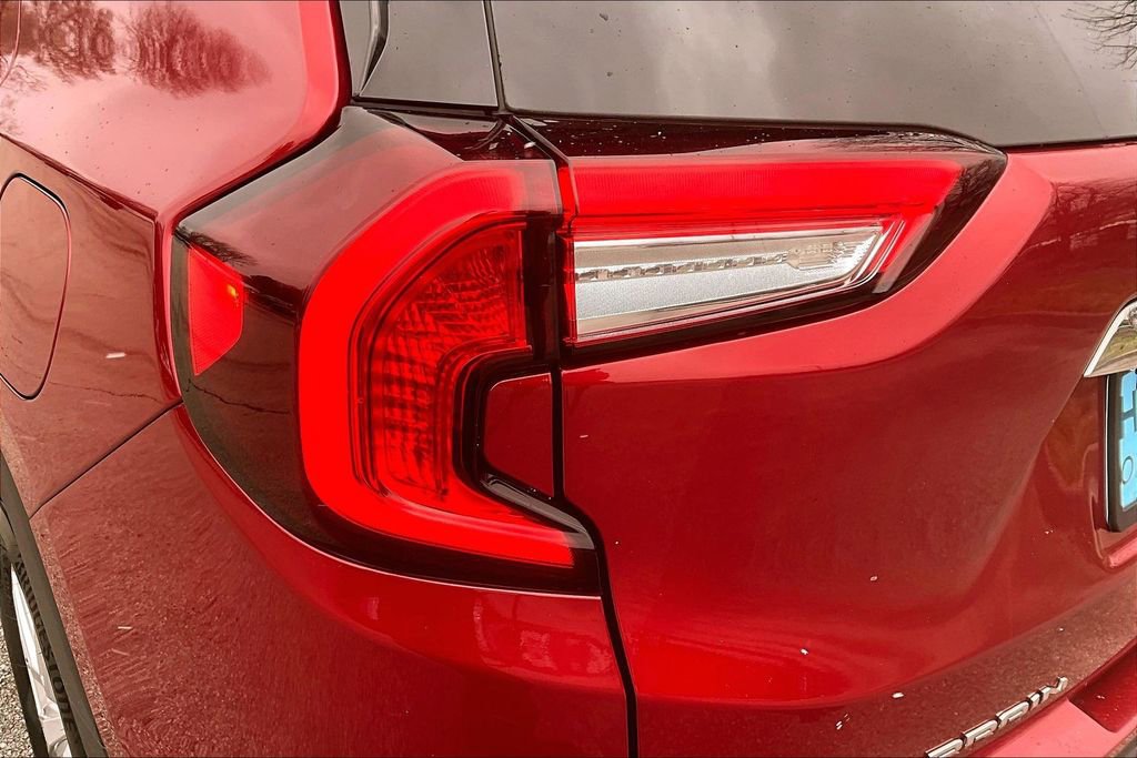 Used 2024 GMC Terrain SLE w/ Driver Convenience Package image 31