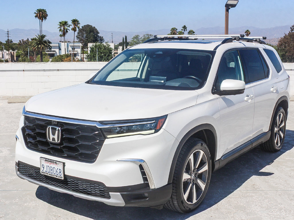 Certified 2023 Honda Pilot Elite image 3