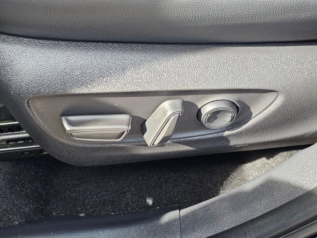 Used 2025 Toyota Grand Highlander AWD Hybrid image 26