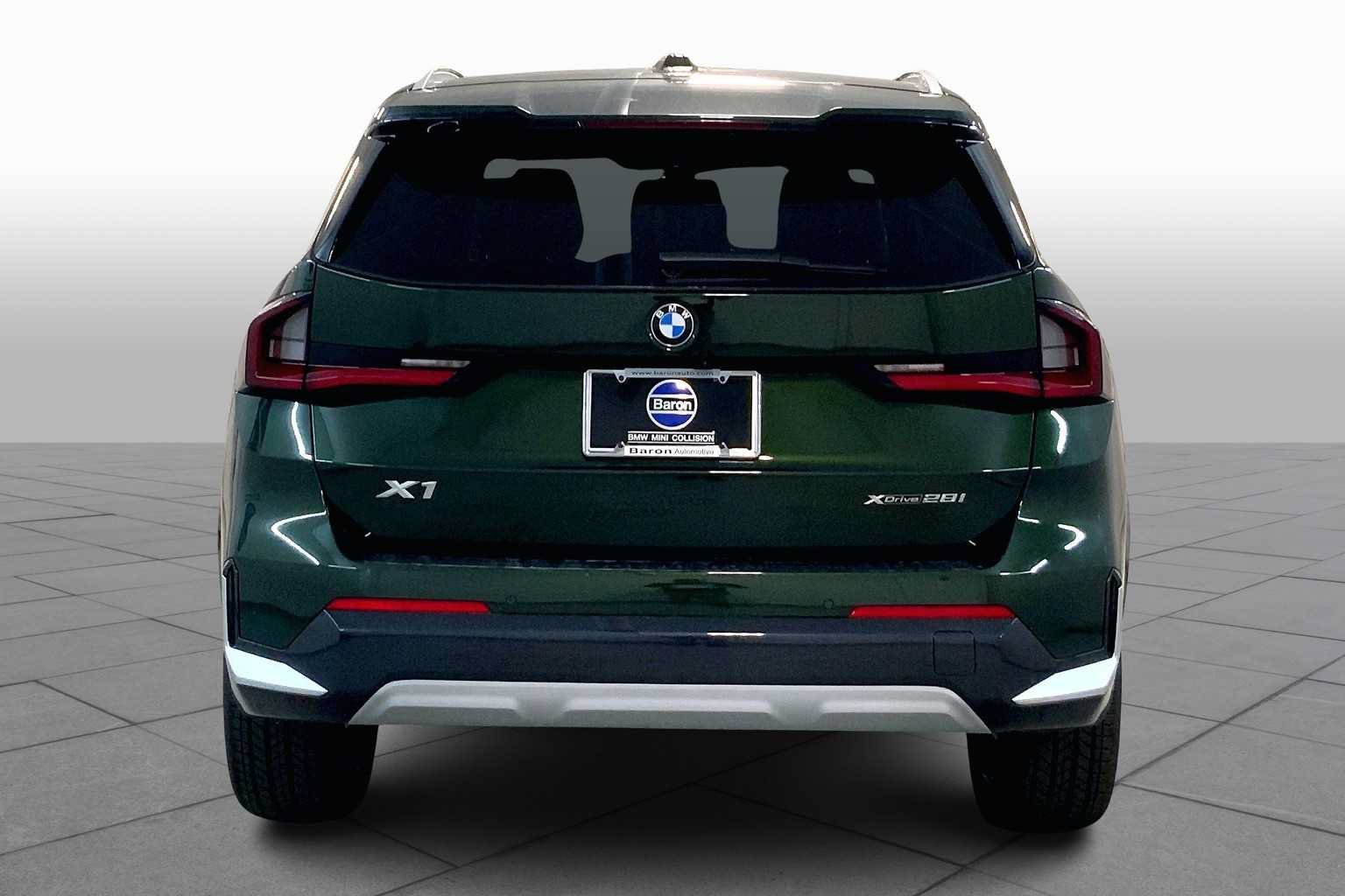Used 2025 BMW X1 xDrive28i AWD/4WD image 4