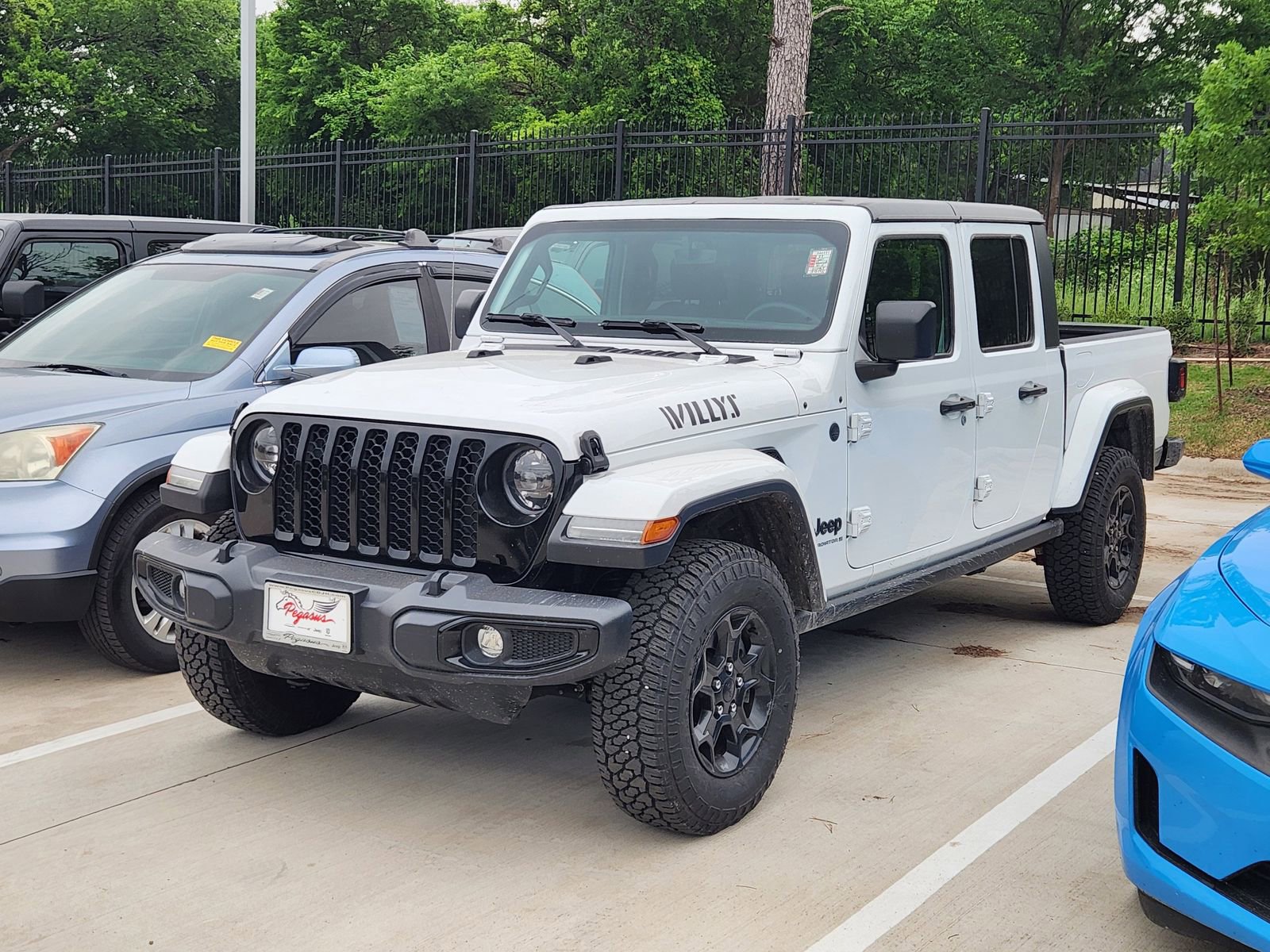 Used 2023 Jeep Gladiator Sport AWD/4WD image 2