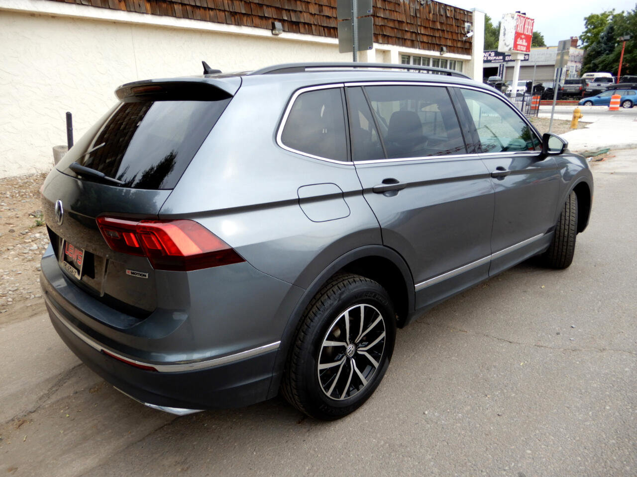 Used 2021 Volkswagen Tiguan SE image 5
