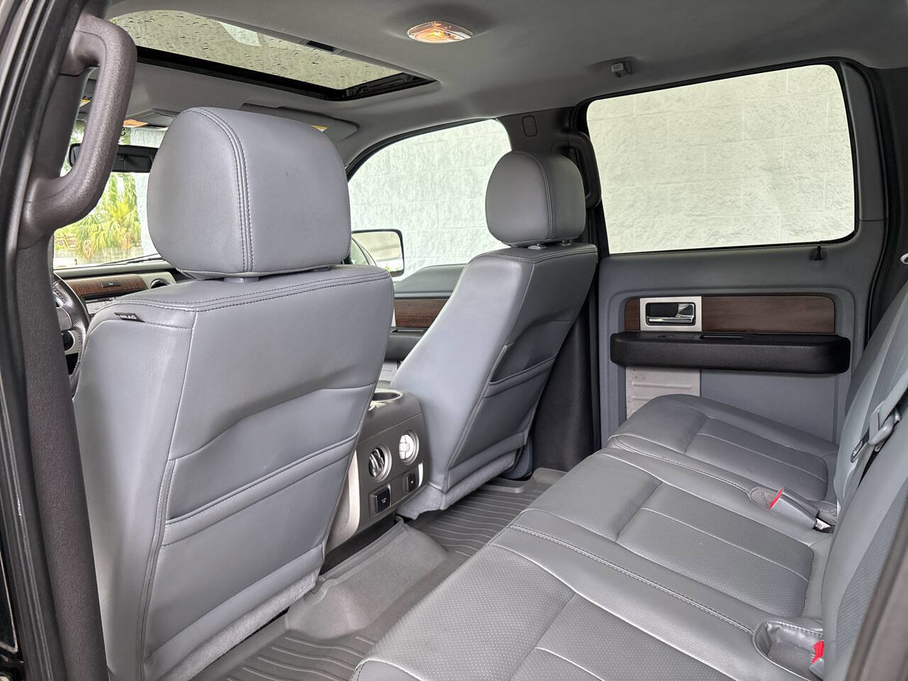 Used 2014 Ford F150 Lariat w/ Equipment Group 502A Luxury AWD/4WD image 11