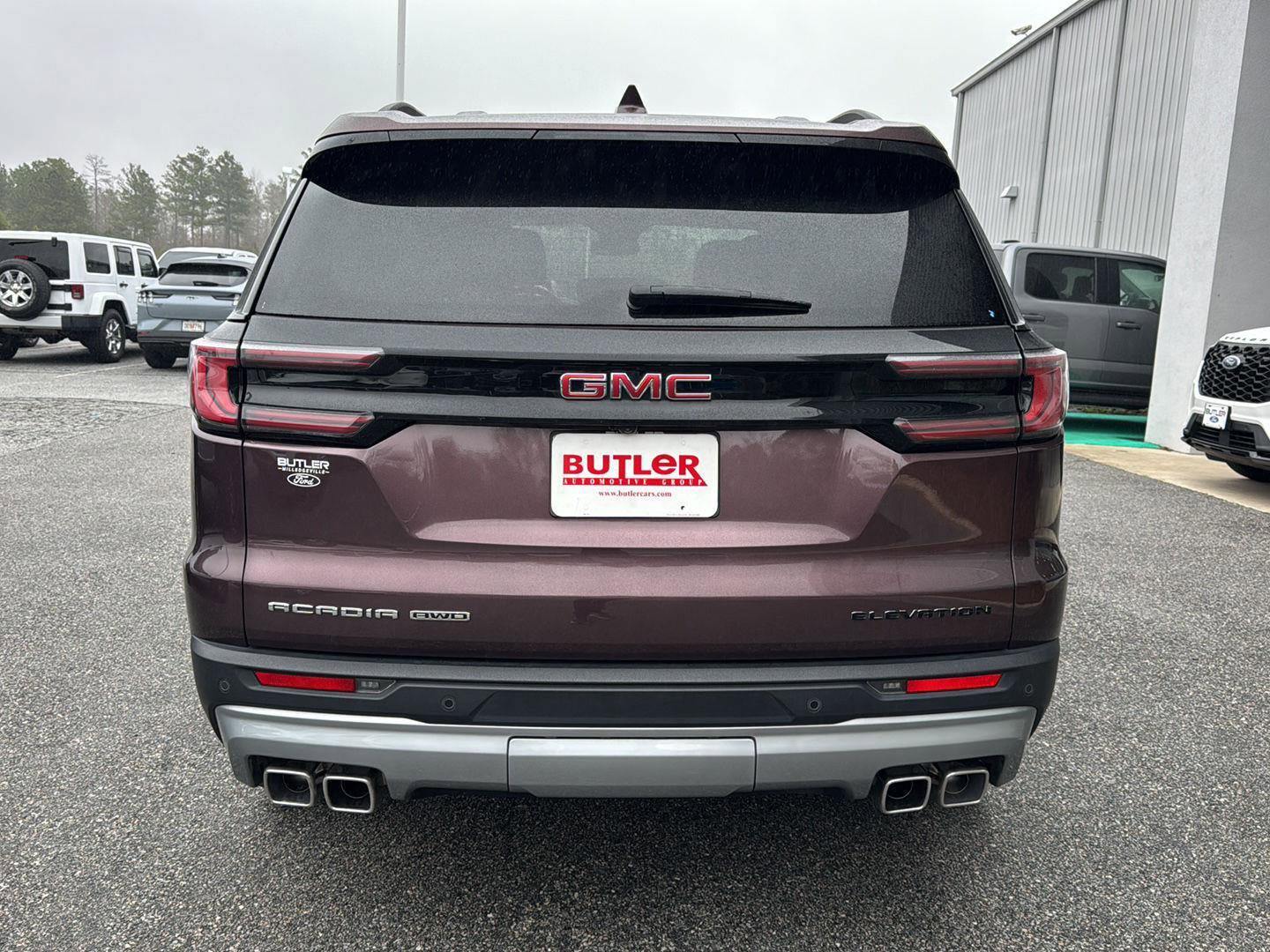 Used 2024 GMC Acadia Elevation AWD/4WD image 4