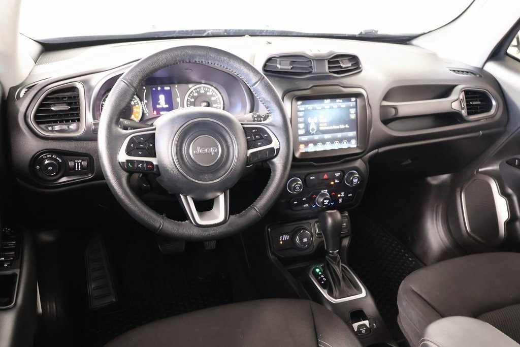 Used 2023 Jeep Renegade Latitude w/ Premium Group image 2