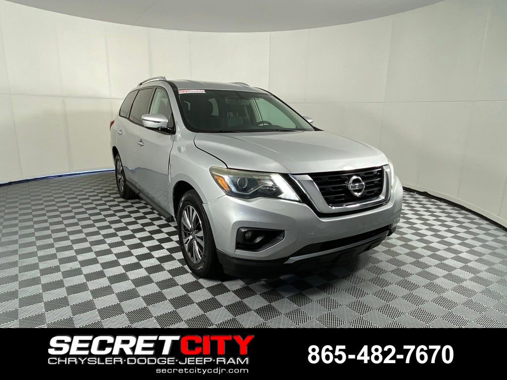 Used 2018 Nissan Pathfinder SV FWD image 1