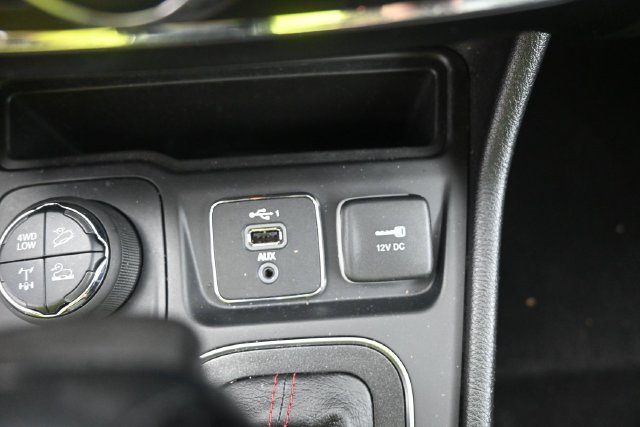 Used 2022 Jeep Cherokee Trailhawk AWD/4WD image 22