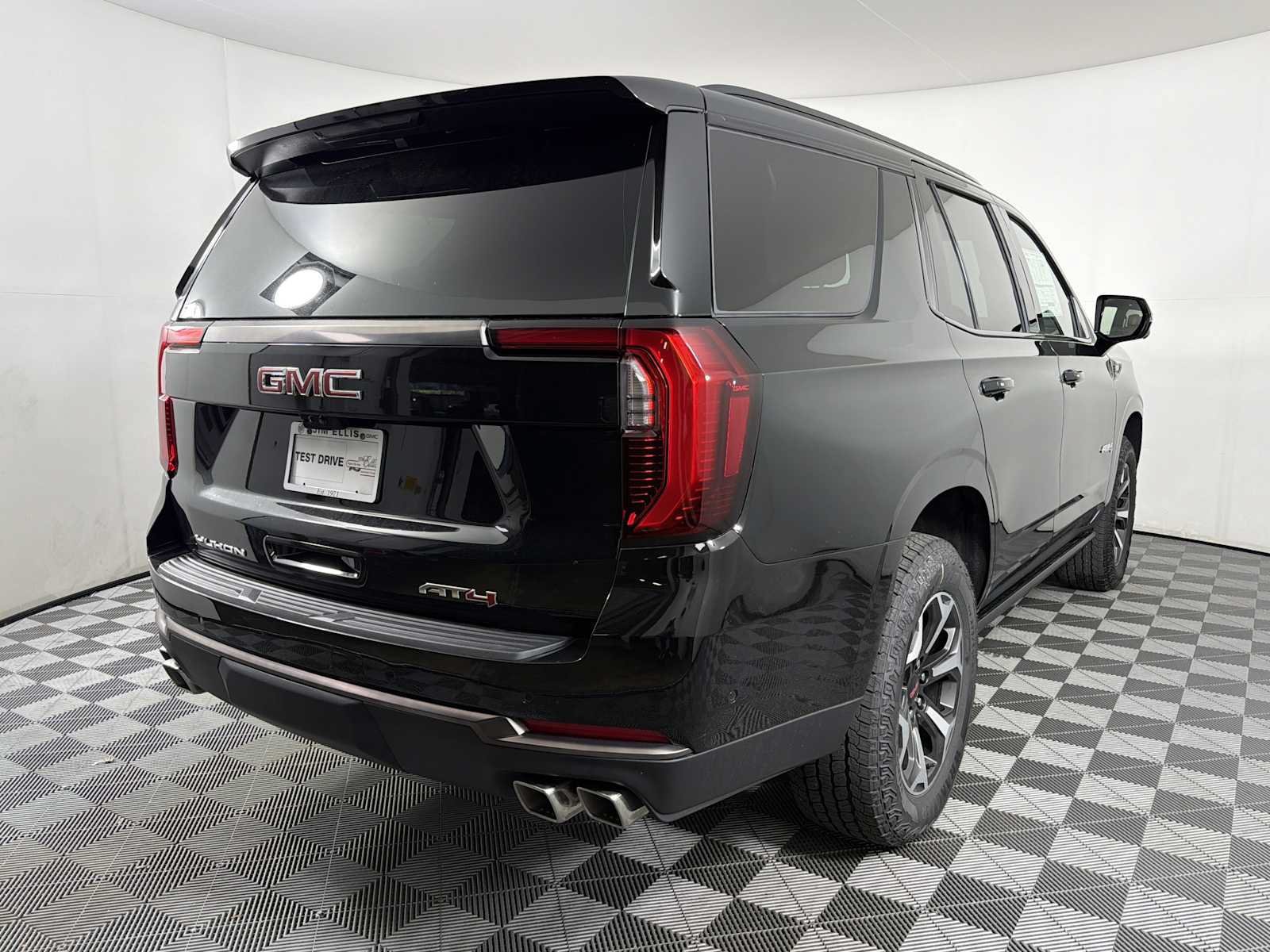 New 2026 GMC Yukon AT4 Ultimate AWD/4WD image 6