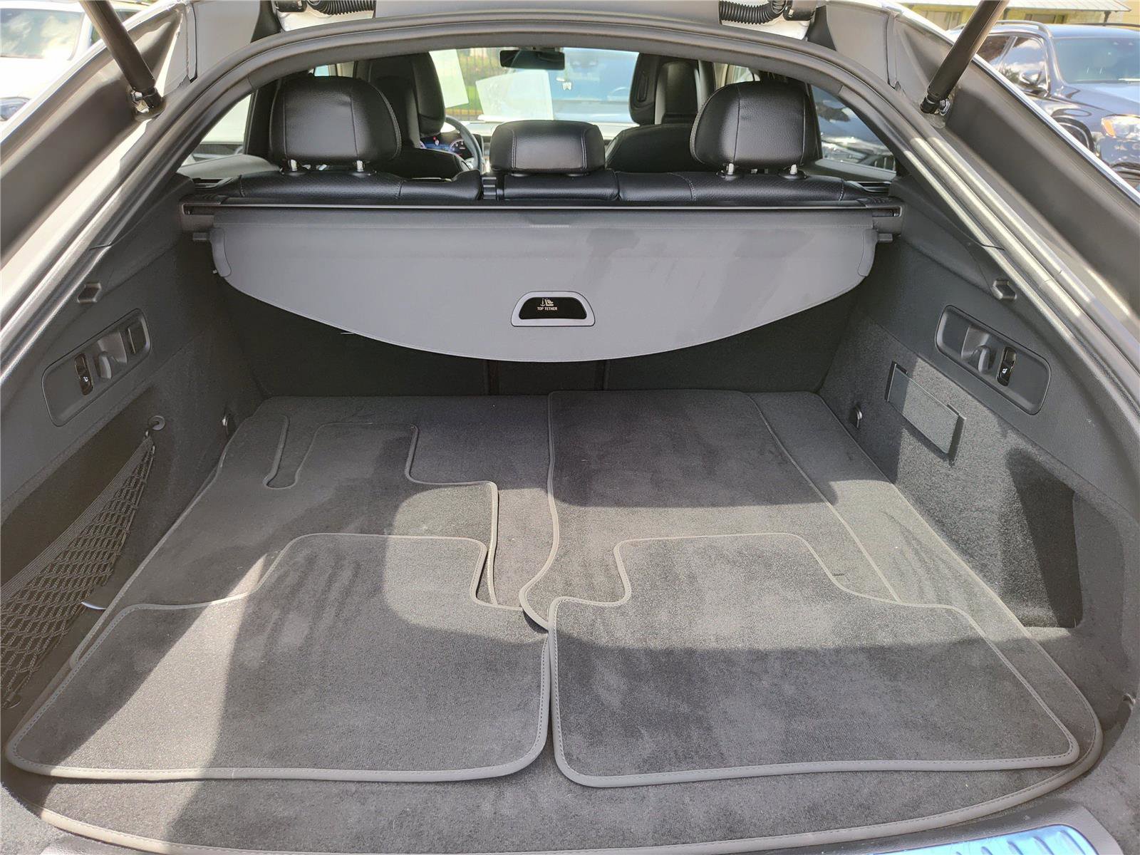 Used 2024 Mercedes-Benz GLC 300 4MATIC image 7