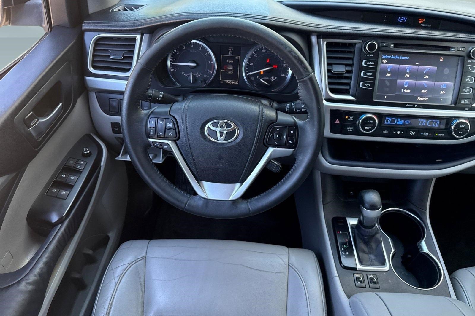 Used 2015 Toyota Highlander XLE image 27