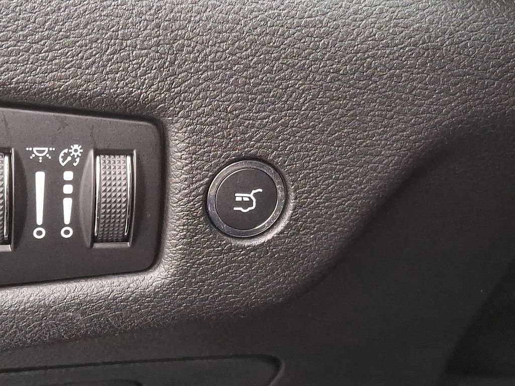 Used 2019 Jeep Cherokee Limited image 22