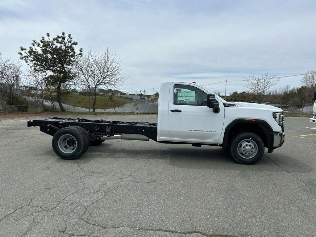 New 2026 GMC Sierra 3500 Pro AWD/4WD image 2