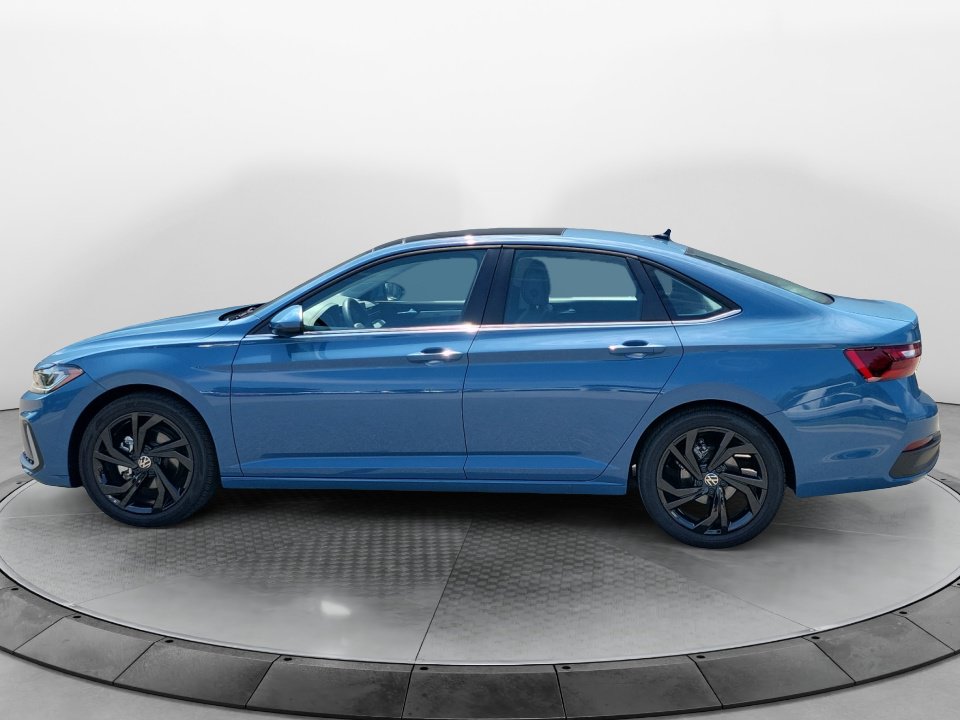 Certified 2026 Volkswagen Jetta SE w/ Black Wheel Package FWD image 4