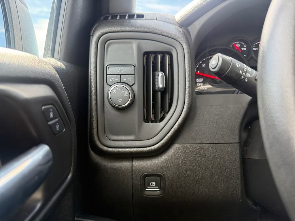 Certified 2025 Chevrolet Silverado 1500 Custom w/ LPO, Dark Essentials Package image 23