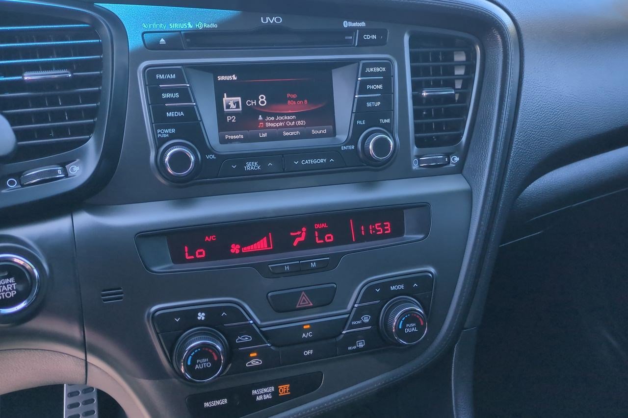 Used 2012 Kia Optima SX w/ Premium Pkg image 16