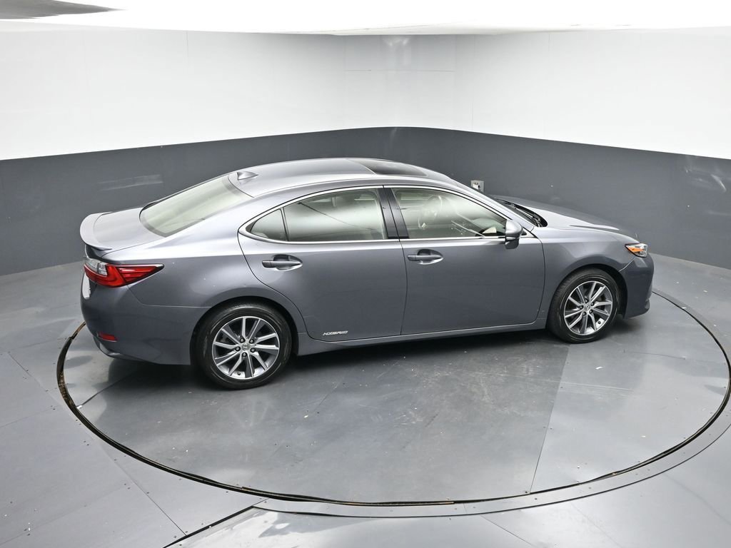 Used 2017 Lexus ES 300h image 36