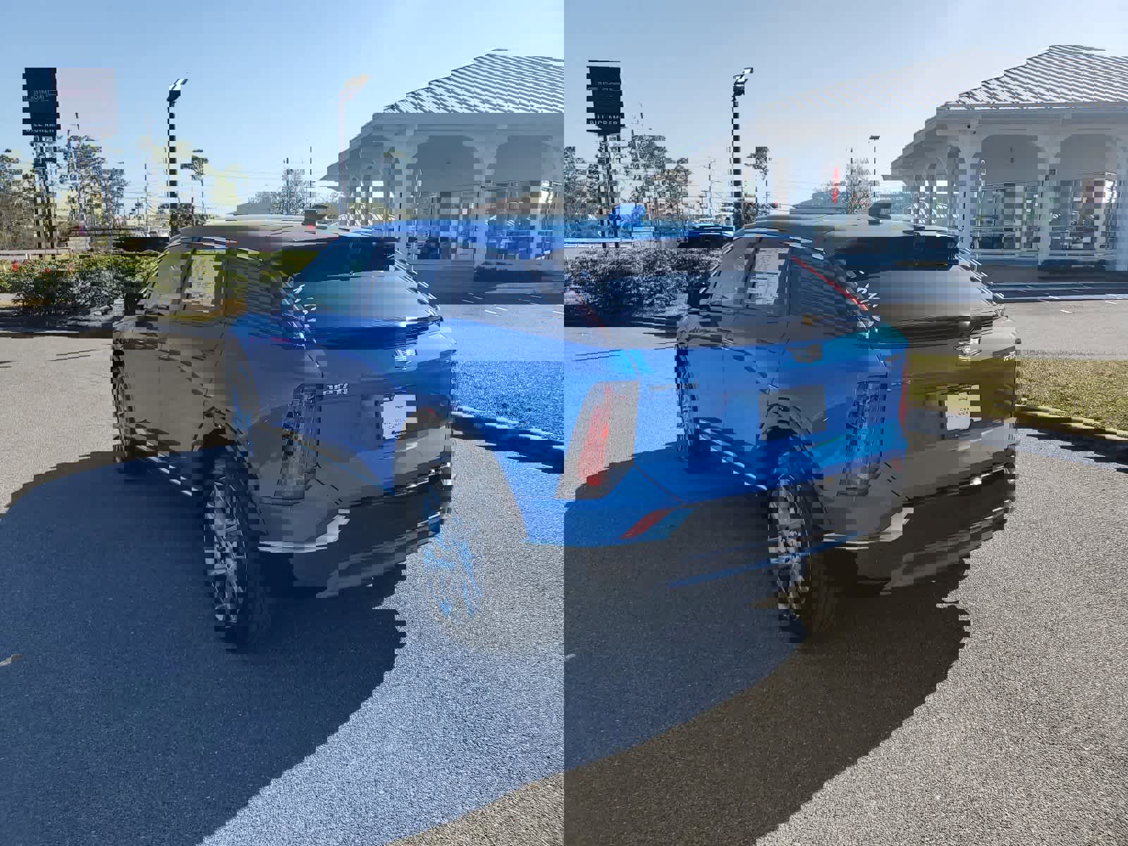 New 2025 Cadillac Optiq Luxury 2 image 3