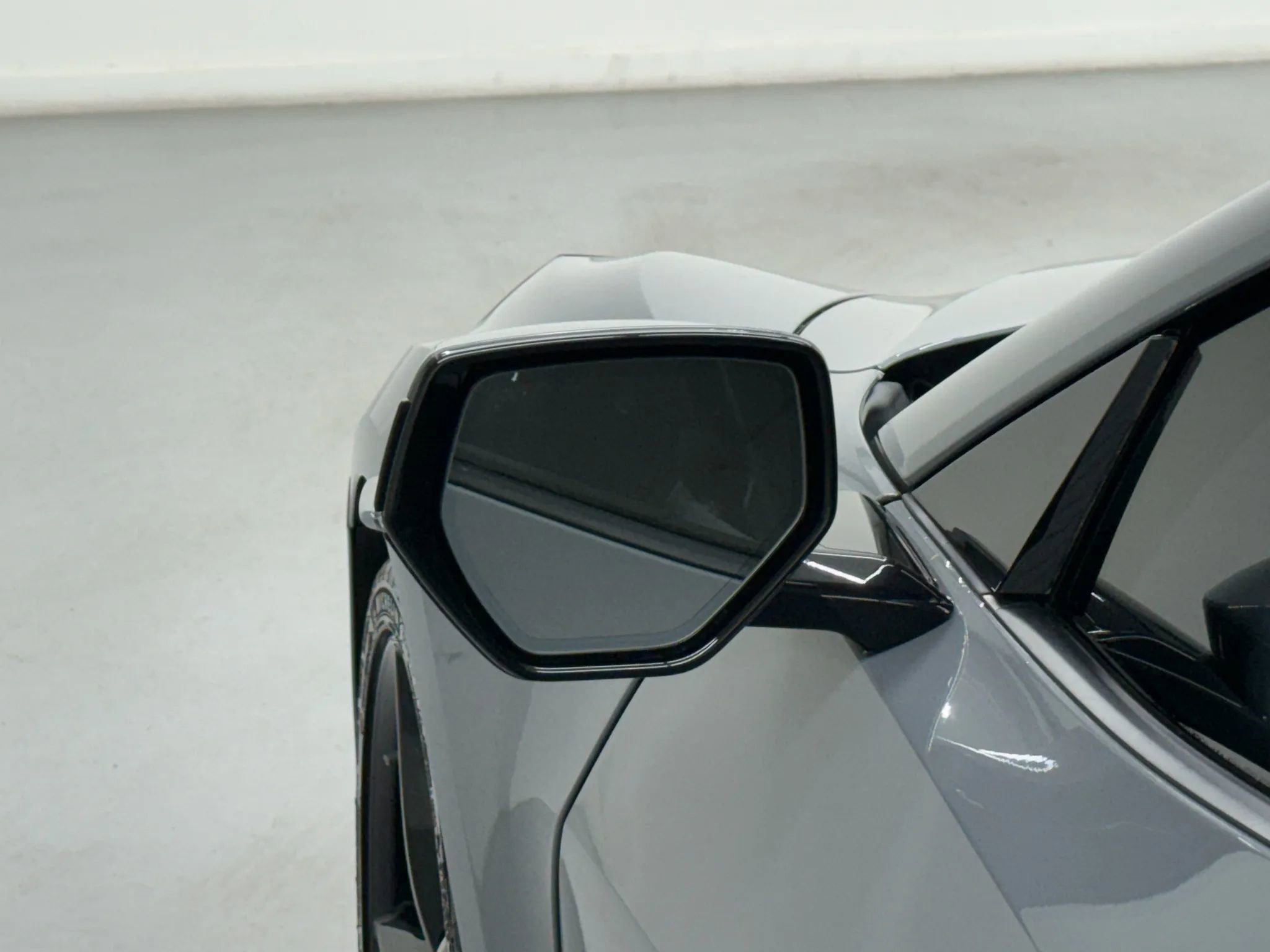 Used 2025 Chevrolet Corvette E-Ray w/ ZER Performance Package image 32