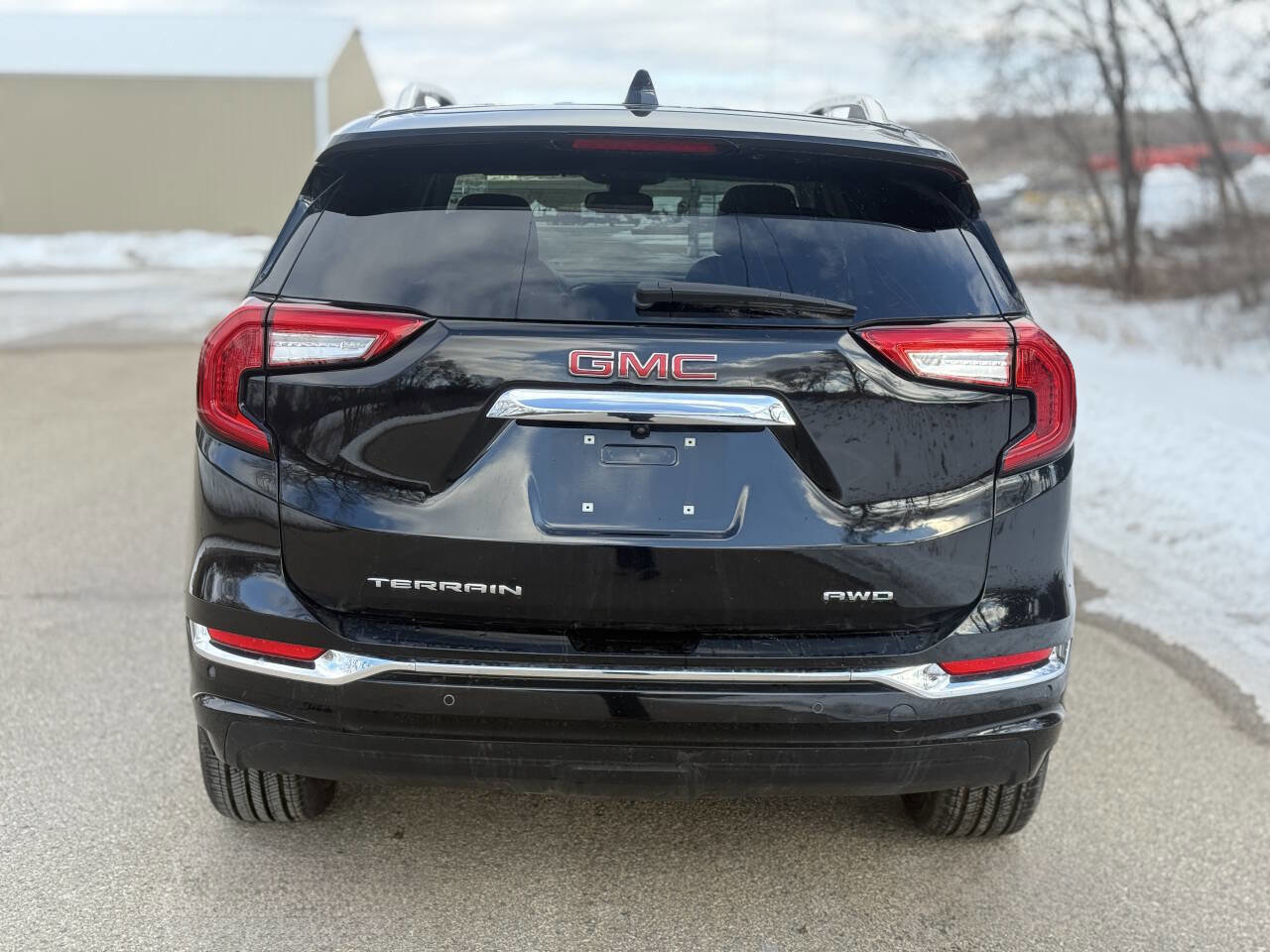 Used 2024 GMC Terrain Denali w/ Denali Premium Package AWD/4WD image 7