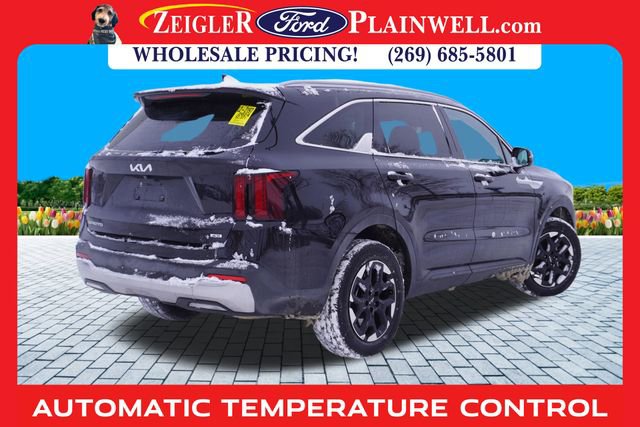 Used 2024 Kia Sorento S image 3