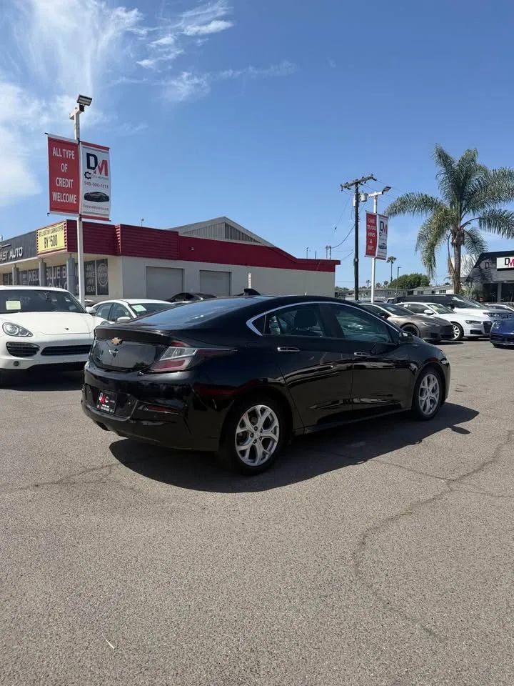Used 2016 Chevrolet Volt Premier w/ Driver Confidence Package FWD image 4