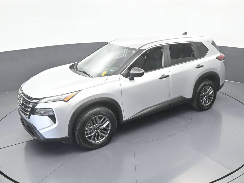 Used 2024 Nissan Rogue S FWD image 40