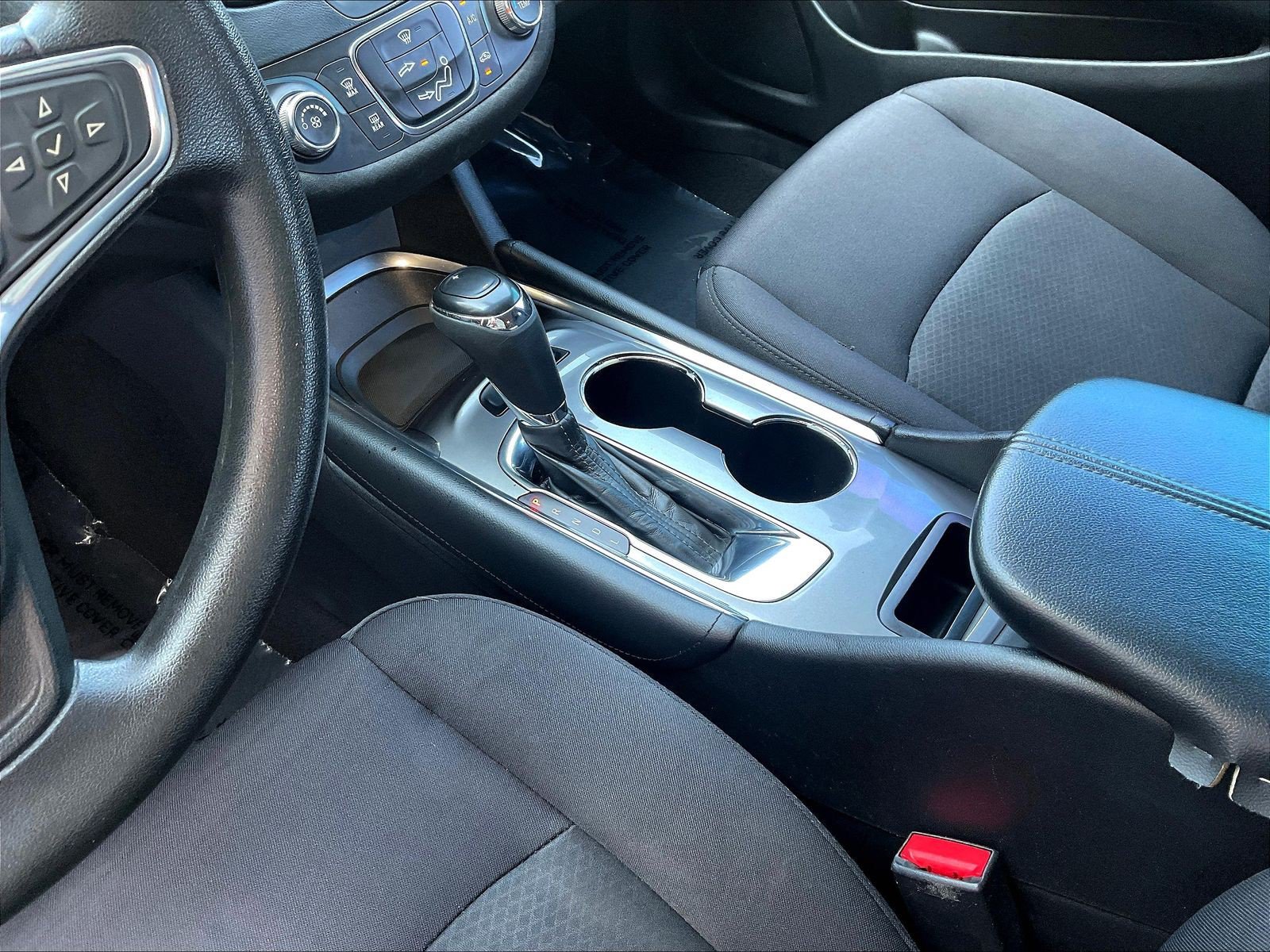 Used 2017 Chevrolet Malibu LT FWD image 18