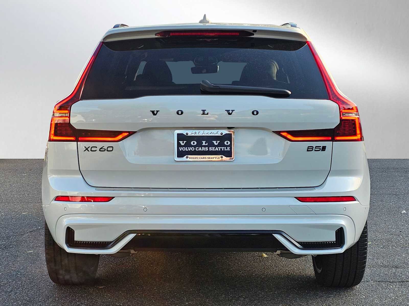 New 2026 Volvo XC60 B5 Ultra w/ Protection Package Premier image 6