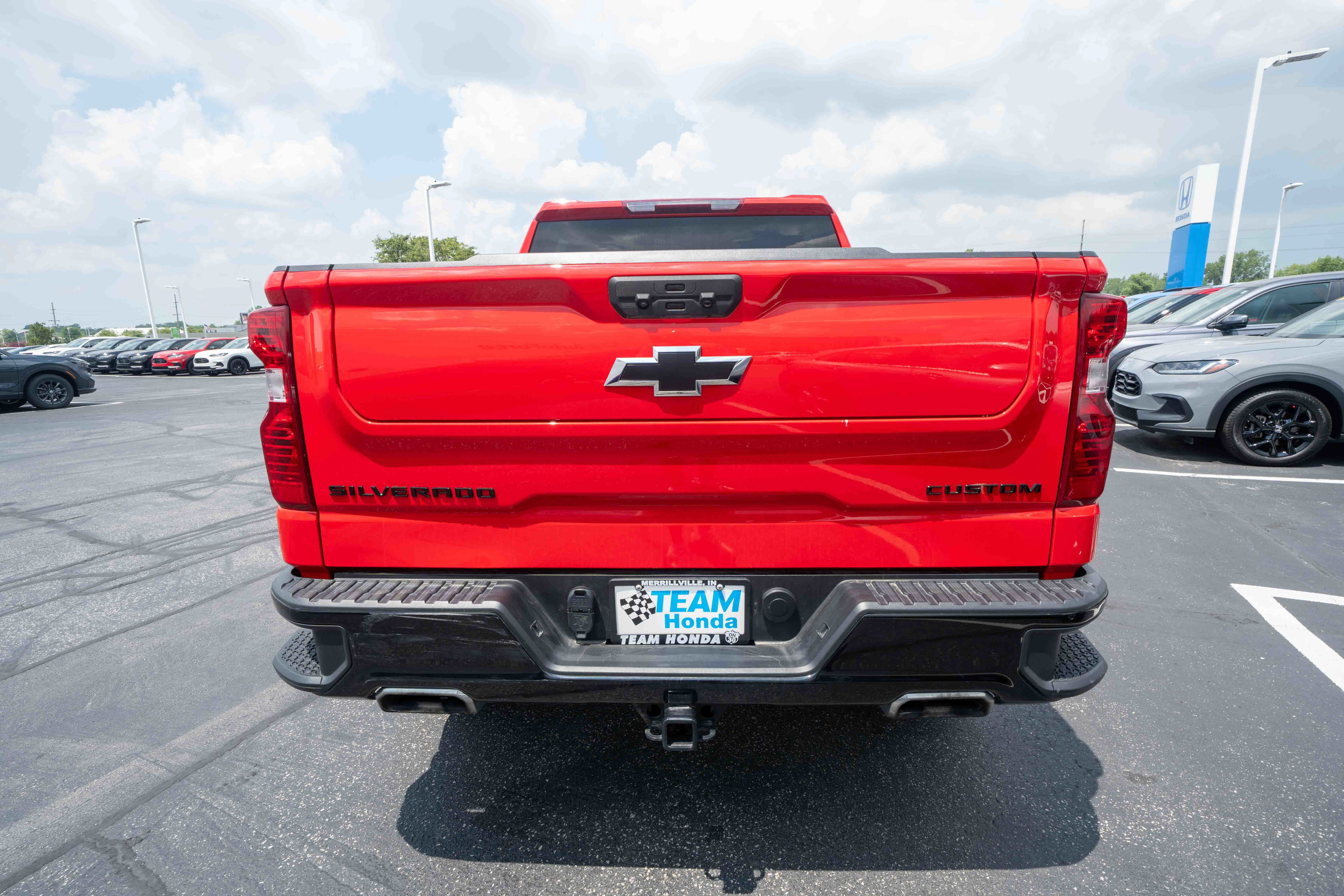 Used 2024 Chevrolet Silverado 1500 Custom Trail Boss w/ LPO, Dark Essentials Package AWD/4WD image 5