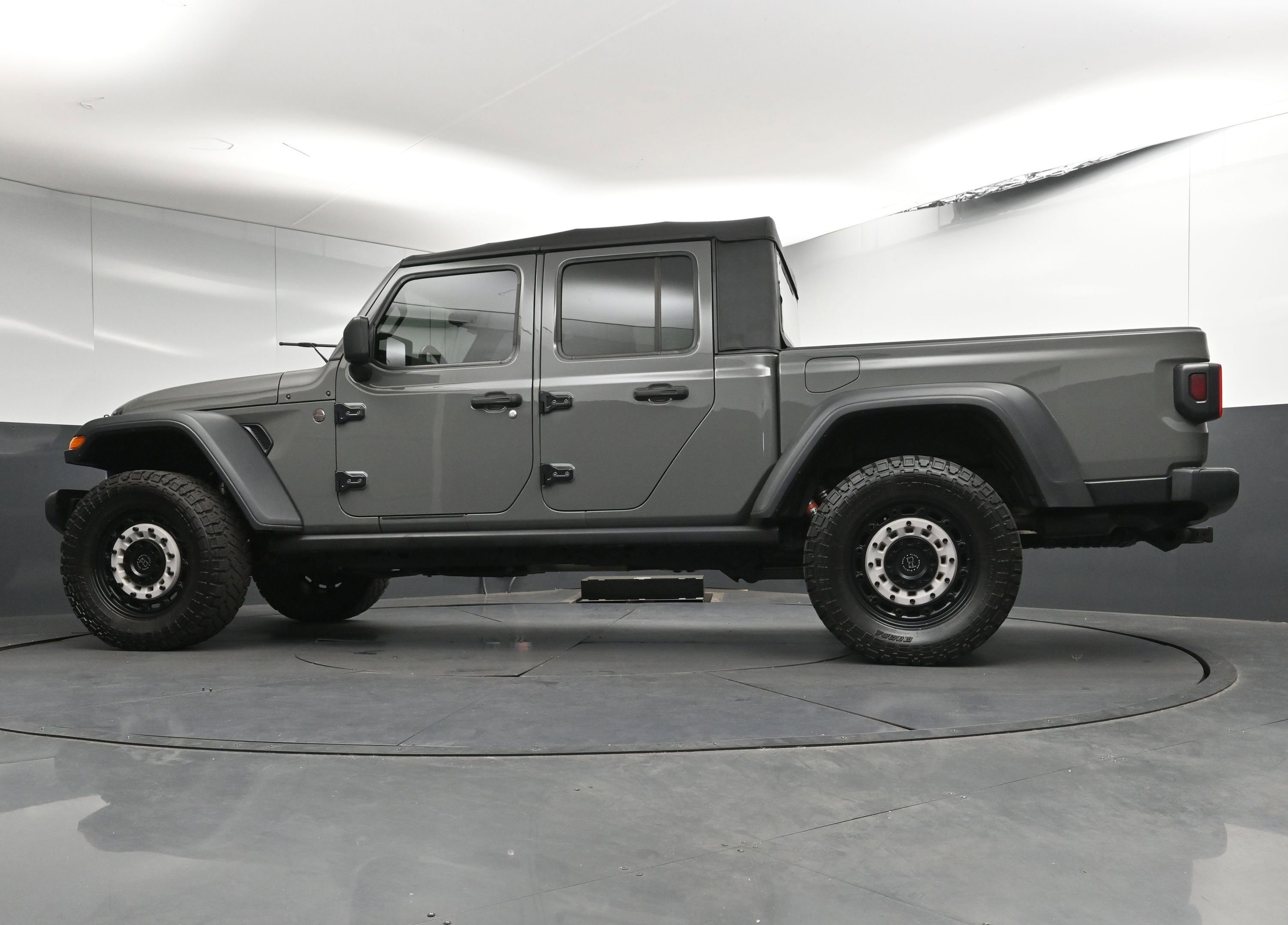 Used 2020 Jeep Gladiator Mojave image 28