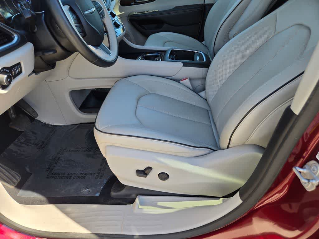 Used 2021 Chrysler Pacifica Limited w/ Premium & Safety Sphere Group AWD/4WD image 18