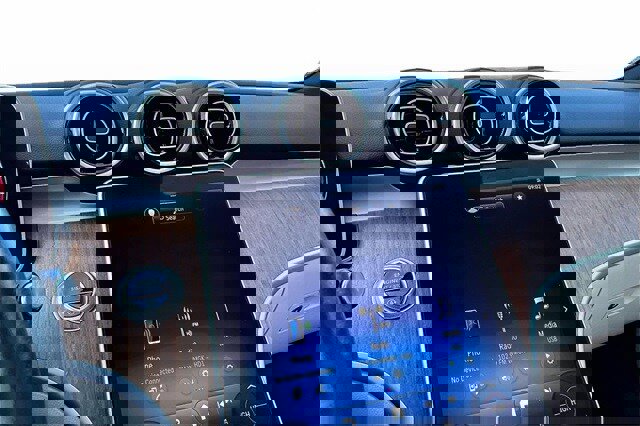 Certified 2023 Mercedes-Benz C 300 4MATIC Sedan image 12