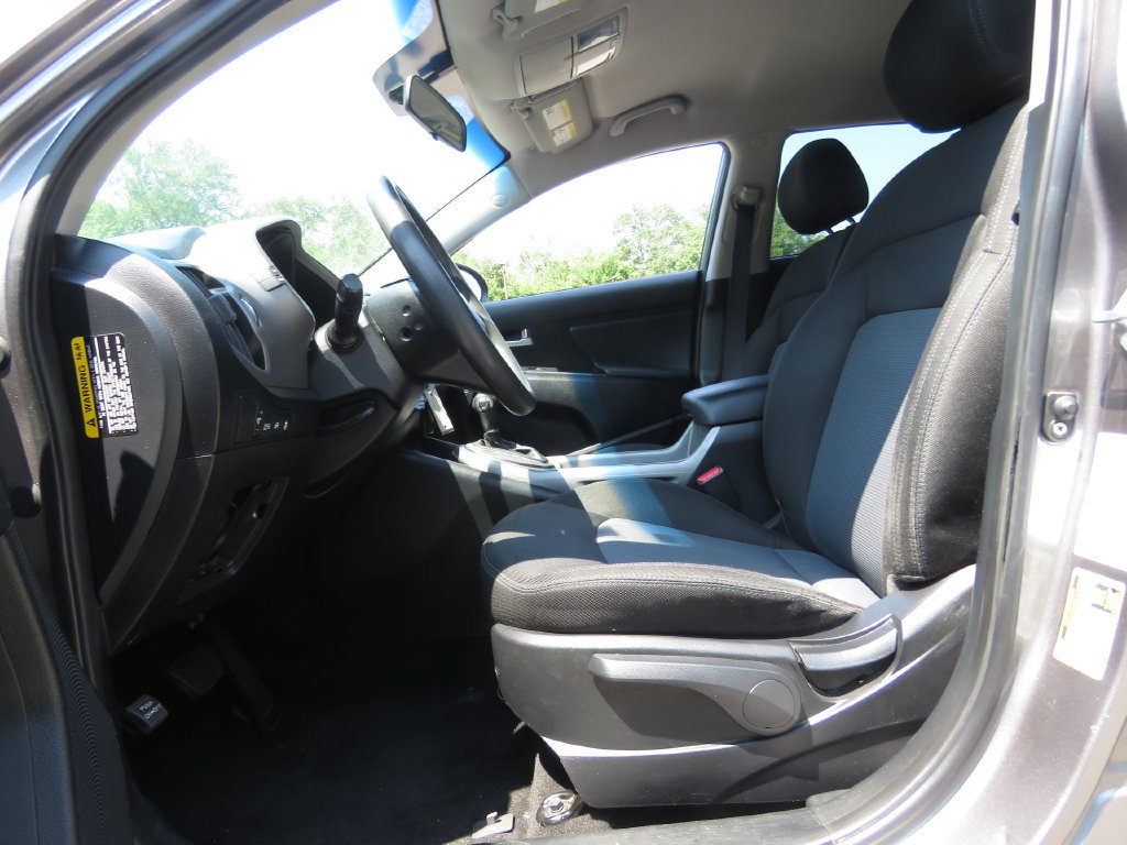 Used 2016 Kia Sportage LX AWD/4WD image 9