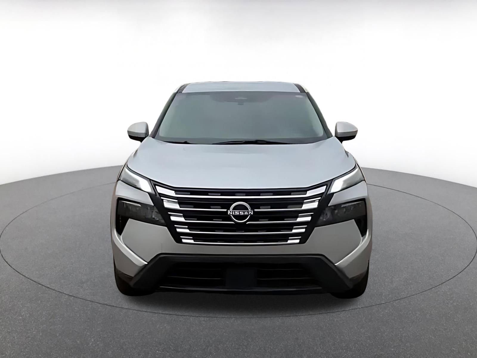 Used 2025 Nissan Rogue SV FWD image 4