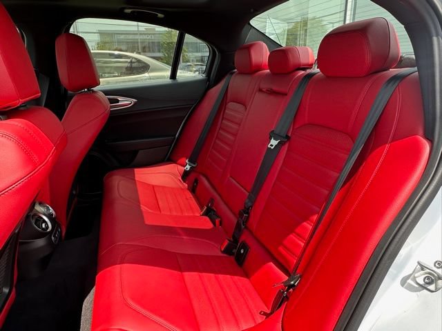 Used 2025 Alfa Romeo Giulia AWD image 15