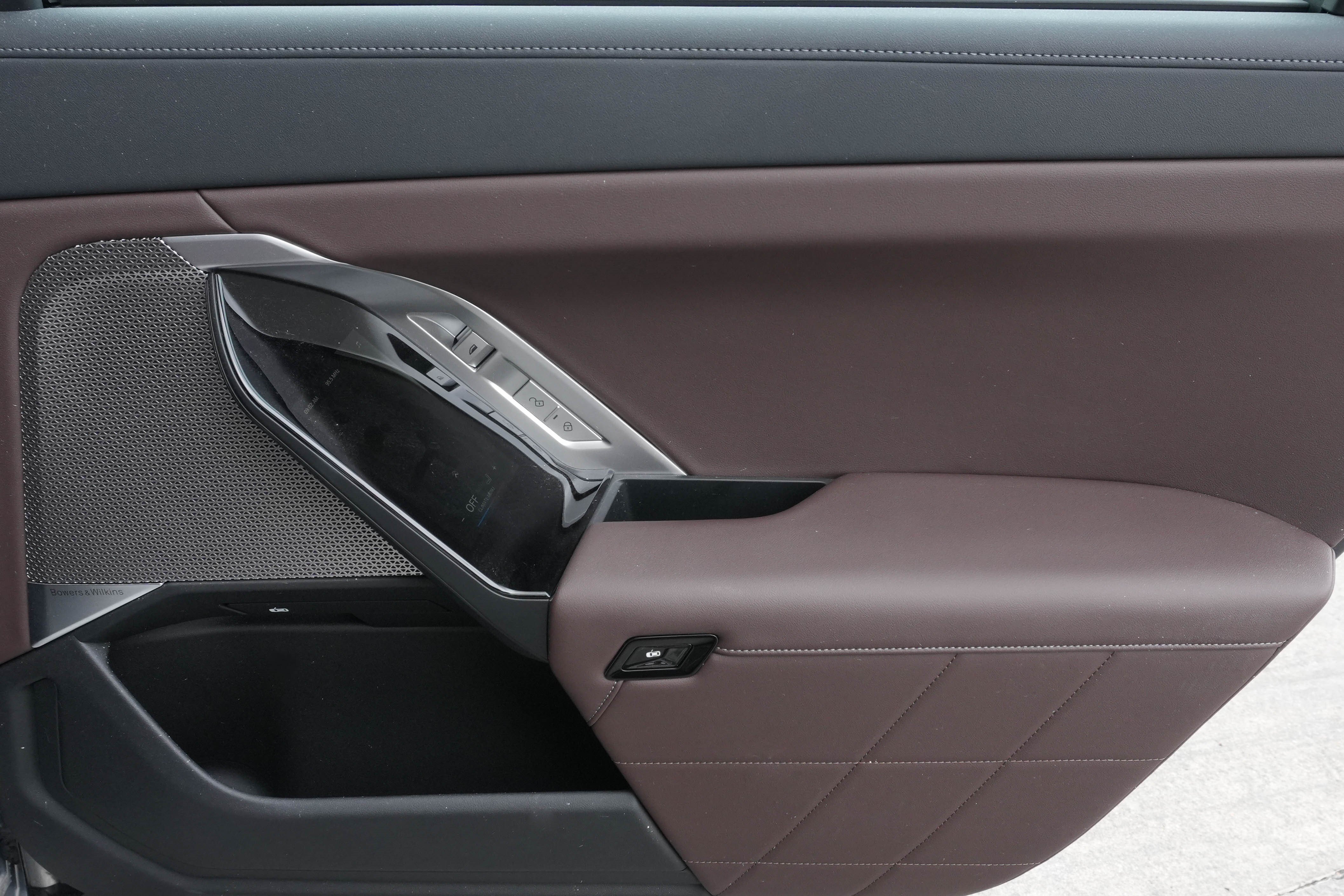 Certified 2023 BMW 740i RWD image 31