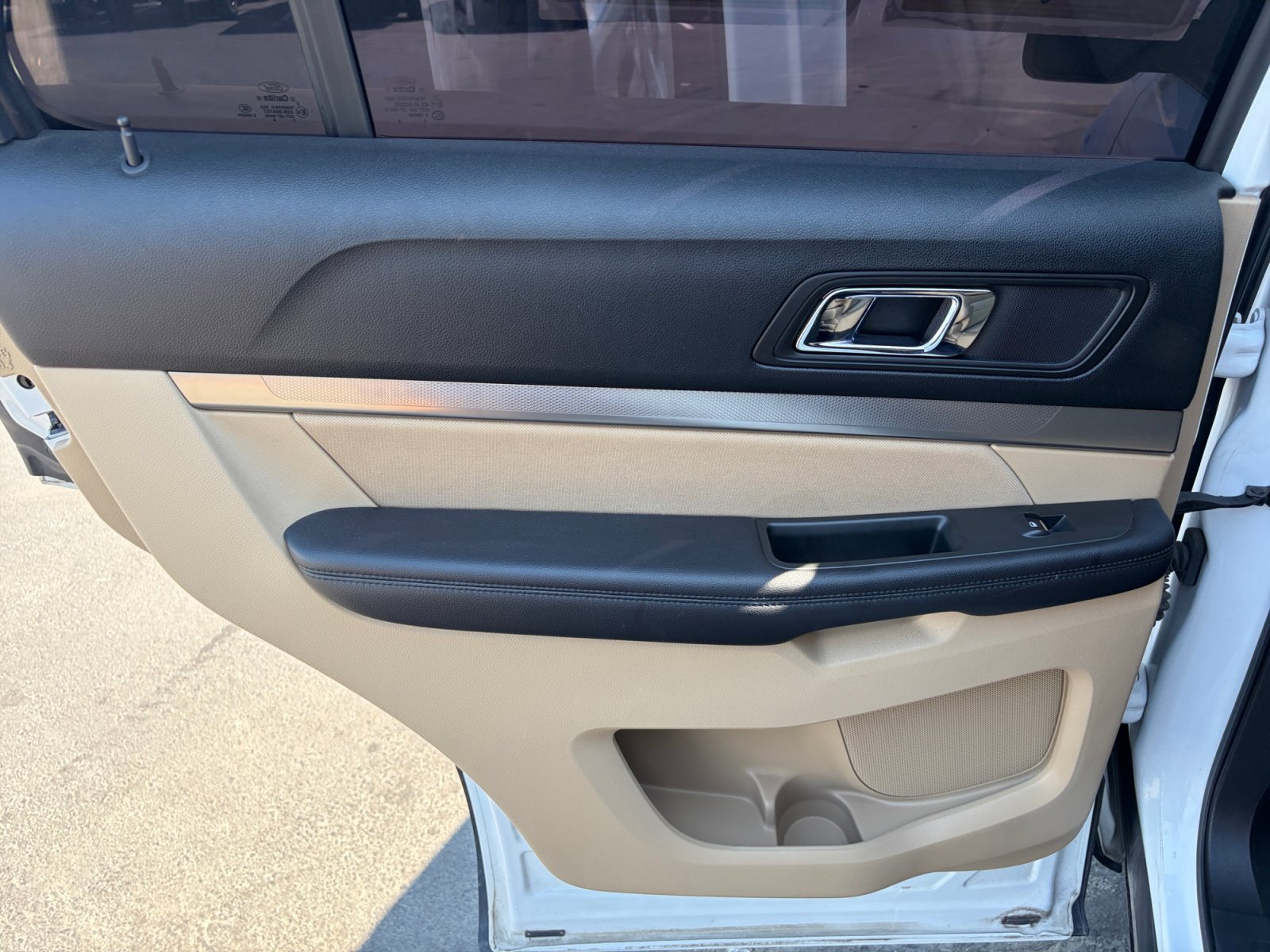 Used 2017 Ford Explorer 4WD w/ Class II Trailer Tow Package image 24