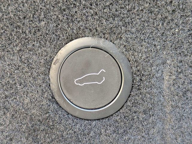 Used 2021 Tesla Model S Plaid image 12