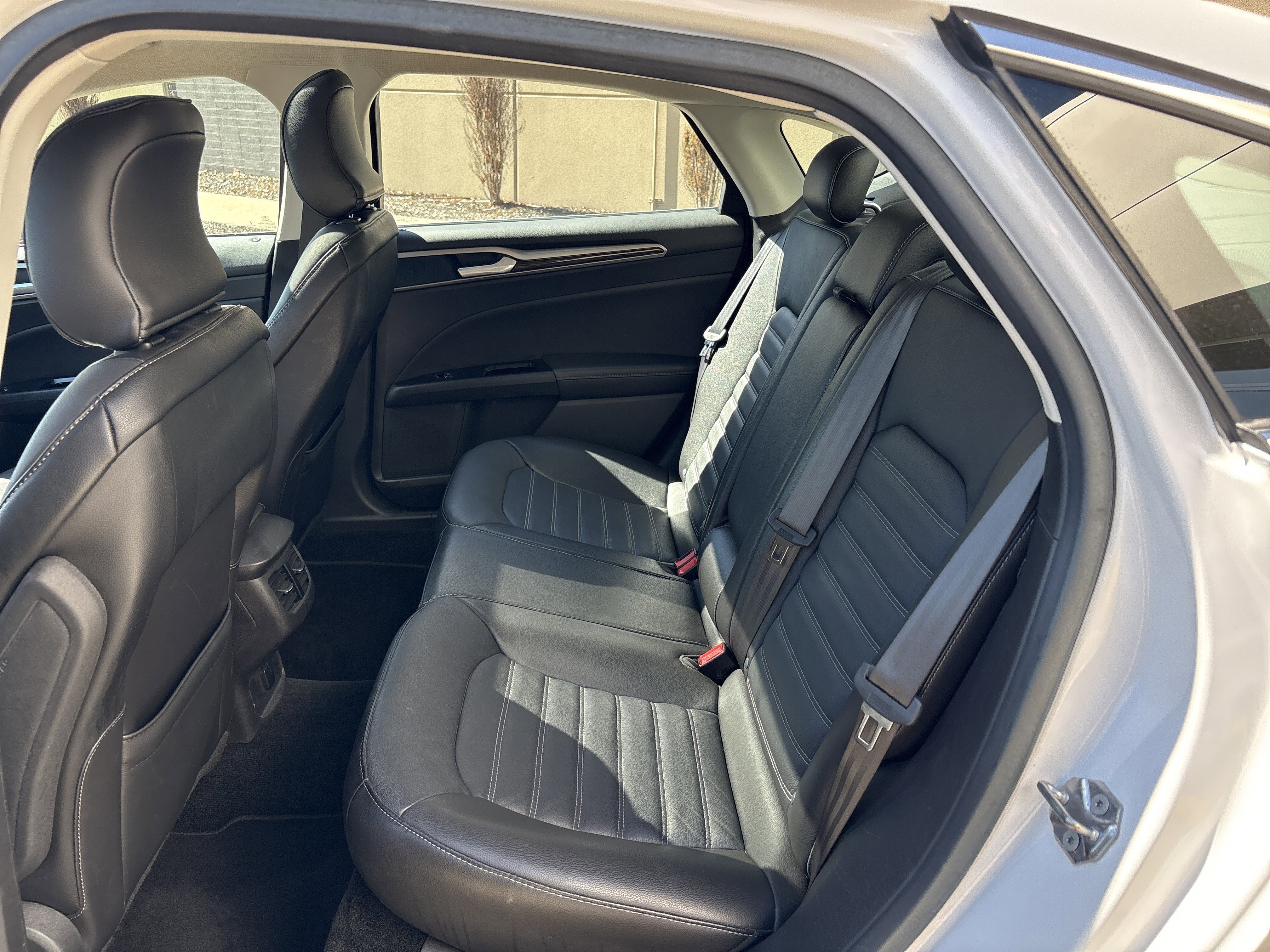 Used 2016 Ford Fusion SE w/ Equipment Group 202A image 30