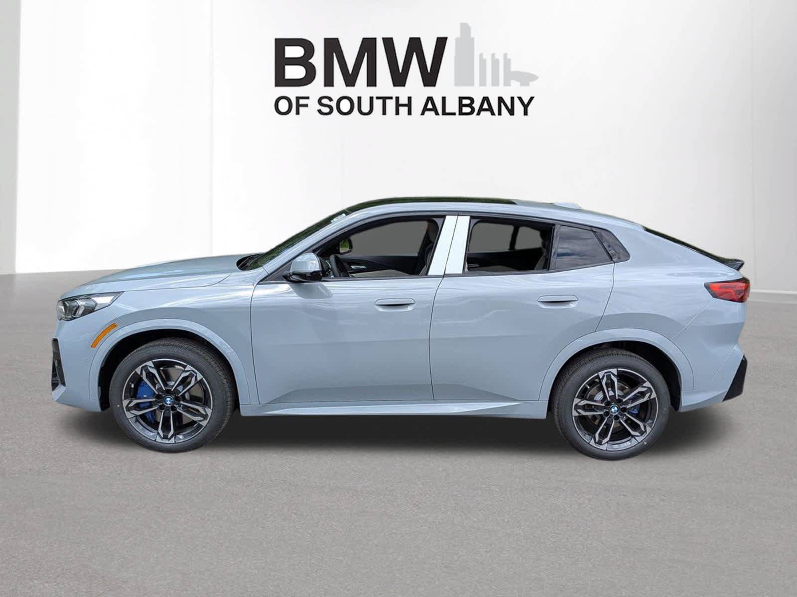 New 2026 BMW X2 xDrive28i w/ Technology Package AWD/4WD image 3